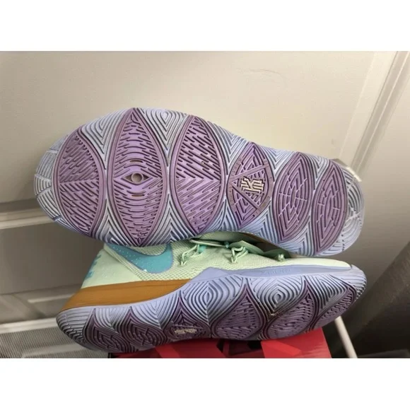 Nike x Kyrie 5 SpongeBob SquarePants 20th Anniversary Edition size 10